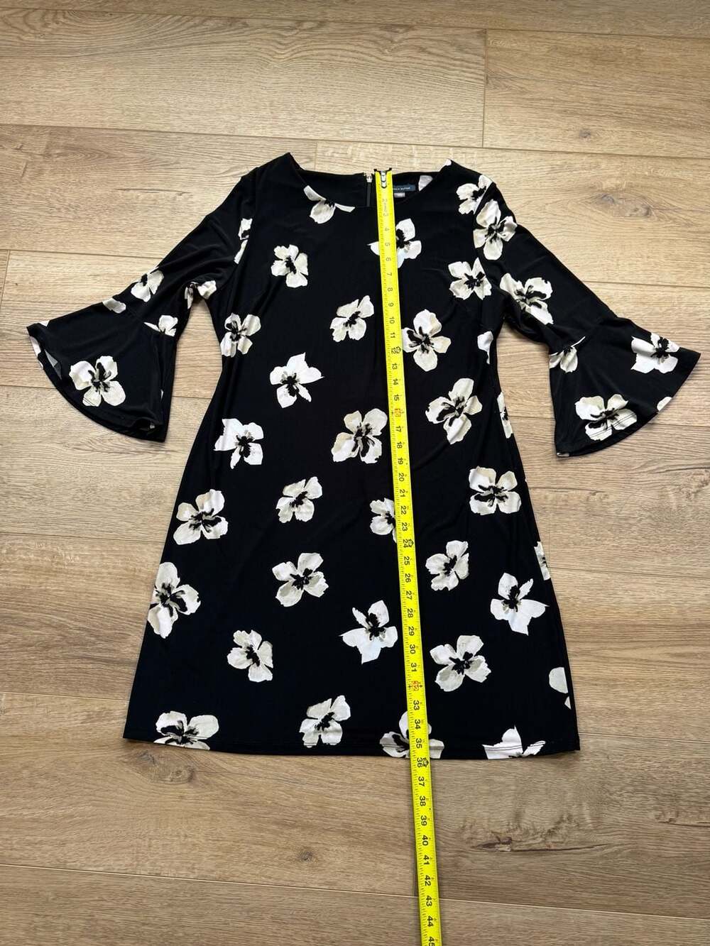 Tommy Hilfiger Floral Shift Dress Bell Sleeve Black White Size 14 Career Party - Picture 8 of 12